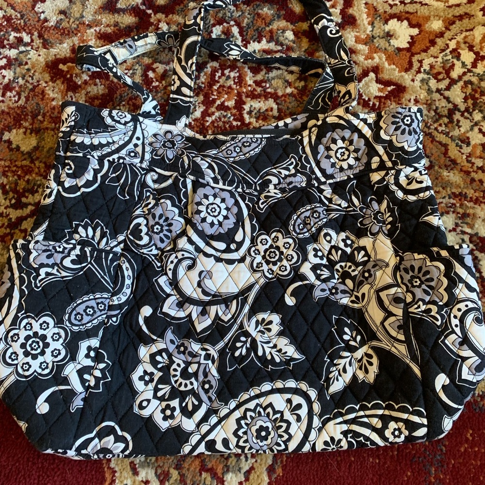 Black and white Vera Bradley tote bag